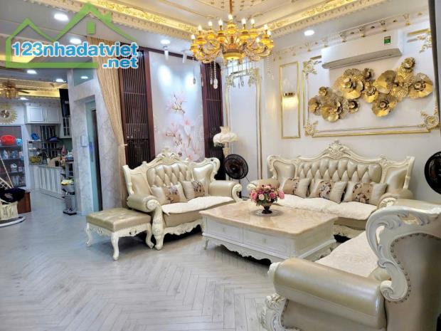 Bán nhà riêng 9*19 Bùi Văn Ba 4 tầng 5pn Tân Thuận Đông Q7 giá chỉ 22.5 tỷ