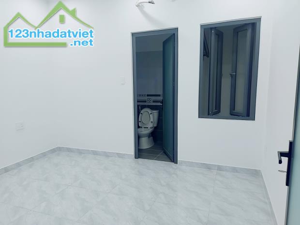 Tân Bình- nguyễn Sỹ Sách, Nhà mới 4 Tầng (3.9*17m), xe hơi đỗ cửa,5PN, 5WC, ngay chợ, - 3