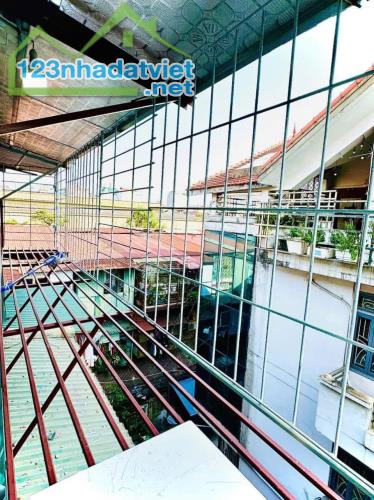 Bán tập thể Tôn Đức Thắng, Đống Đa, 50 m2 ( sổ 28m2), 2 thoáng, 2 phòng ngủ, 2.5 tỷ. - 2