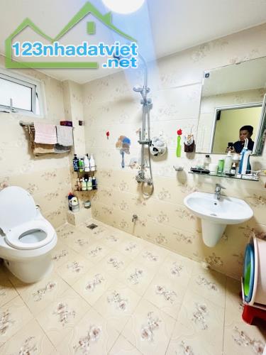 📣BÁN NHÀ TAM TRINH, DT 33.5m2, 3 TẦNG, MT4m. GIÁ 5.5 tỷ, TIỆN ÍCH NGẬP TRÀN. - 3