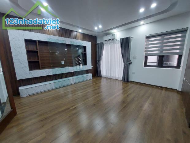 Bán Nhà Phố Bồ Đề 40m2 6 Tầng Thang Máy, Ô Tô Cách Nhà 30m Full Nội Thất Chỉ 8 Tỷ - 4