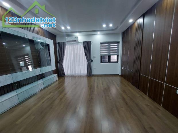 Bán Nhà Phố Bồ Đề 40m2 6 Tầng Thang Máy, Ô Tô Cách Nhà 30m Full Nội Thất Chỉ 8 Tỷ - 5