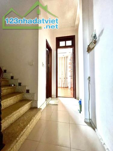 Gấp gấp! Bán nhà nghi tàm – tây hồ. 30m 4 tầng 4 ngủ, 5,3 tỷ có TL