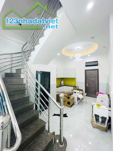 Nhà 4 tầng mới, đẹp (4x20m) hẻm thông đường Bùi Minh Trực P5Q8. Giá 6,9 tỷ bớt lộc - 2