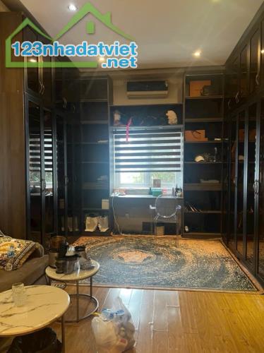 Quận 7. KDC Tân Quy. Hiếm Có. Lô Góc 8,2x20m. Chỉ 35 Tỷ. Vị trí cực đẹp. Cần Bán - 2