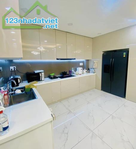 Ở NGAY! Bán Nhà 4 Tầng Cực Đẹp HXT CMT8, 63m2, 10 Tỷ - 1