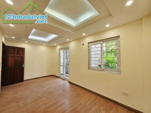 Bán nhà đẹp Lạc Long Quân, Tây Hồ. 48m*5t, mt 5m, 9 tỷ. Ngõ nông sát phố, An sinh đỉnh cao - 2