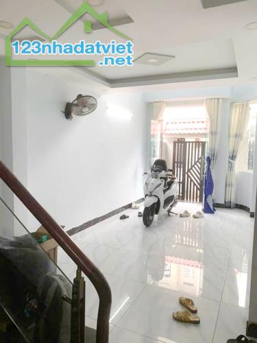 Nhà góc 5 tầng (3.8*18m) Dương Bá Trạc Phường 1, Quận 8 - 1