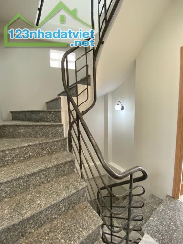 ✅  Bán nhà 3 mặt, nở hậu, đối điện Vincom P.V.Trị, 44m2, 4PN, 4WC – Giá: 5.0 tỷ - 1