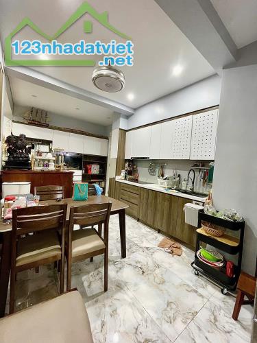 BÁN NHÀ TẬP THỂ VĨNH PHÚC ĐẸP NHƯ CHUNG CƯ CAO CẤP 50/100m2 TẦNG 2, 3 NGỦ, 2 WC 5,8 tỷ. - 3