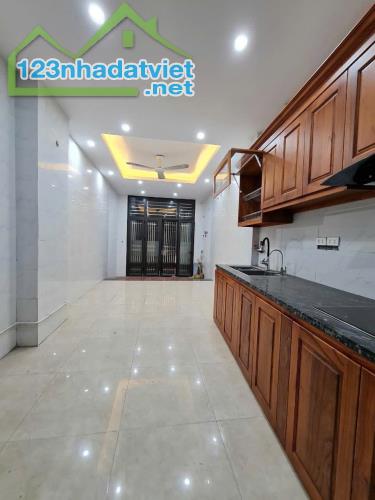 CHO THUÊ NHÀ RIÊNG Ở ĐƯỜNG HỮU LÊ, 7 TRIỆU VND, 34 M2, 2 PN, 3 WC