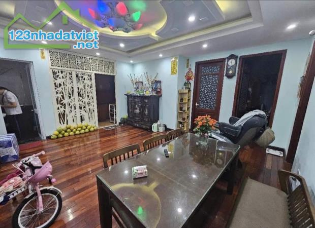 BÁN NHÀ NGUYỄN VĂN HUYÊN - 2 MẶT NGÕ- Ô TÔ - 90M2 - GIÁ 15 TỶ - 1