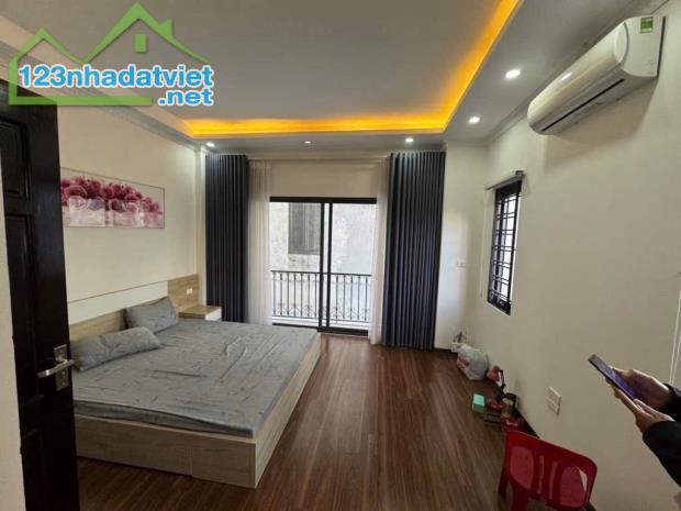 🏡 Cơ hội sở hữu nhà đẹp tại Ngọc Lâm – Long Biên Lô góc 5 tầng, vị trí đắc địa!


diên - 2