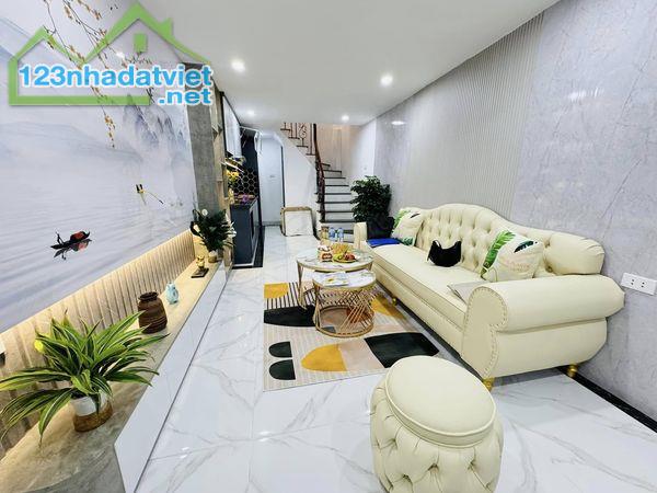 **🏠 Nhà Dân Xây Ngọc Thụy, 42M², 5 Tầng- Lô Góc- Full Nội Thất -Nhỉnh 6 Tỷ**