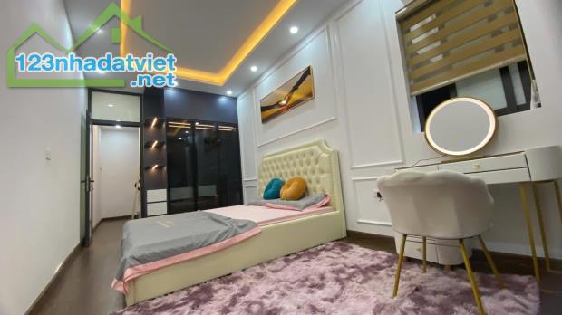 **🏠 Nhà Dân Xây Ngọc Thụy, 42M², 5 Tầng- Lô Góc- Full Nội Thất -Nhỉnh 6 Tỷ** - 2