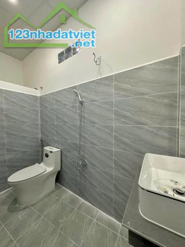 *Nhà ngon Huỳnh Tấn Phát, Quận 7, gần 40 M2, 2 tầng , nhỉnh 4 Tỷ - 1