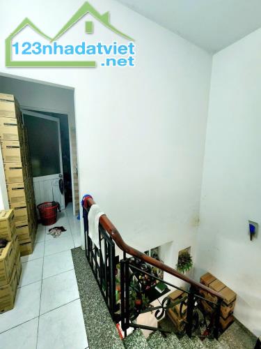 Nhà mới đón tết Đ số 6 BHH A giáp Tân Phú hẻm 6m thông xe hơi vào nhà 46m2,2Tầng Nhỉnh 4tỷ - 2