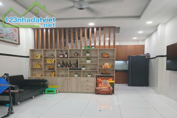 Bán nhà hẻm 4m, Phú Thọ Hòa, Tân Phú, 4m x 8.3m, giáp Tân Bình - Giá 5.5 tỷ TL