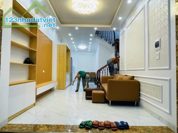 NHÀ GẦN MẶT ĐƯỜNG ĐẠI MỖ 40M2X5T, Ô TÔ TRÁNH VÀI BƯỚC CHÂN, GIÁ CỰC TỐT CHỈ 6.95 TỶ TL - 1