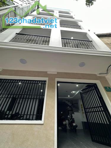 Tòa Căn Hộ Cao Cấp - Mặt phố Nhật Chiêu - 142m2 x 8T - MT 7m - View Hồ Lộng Gió - Vỉa hè