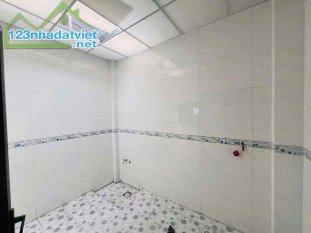 Ngộp cần ra nhanh căn nhà cấp 4 ( 85m2 SHR ) ở đường Bà Điểm 5 giá 745tr còn Thương Lượng - 4