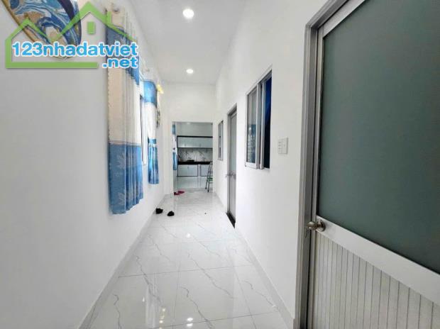 Bán gấp căn nhà 100m2 sau chợ Bà Điểm, Hóc Môn. Giá 850 triệu,SHR - 1