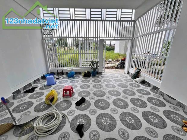 Bán gấp căn nhà 100m2 sau chợ Bà Điểm, Hóc Môn. Giá 850 triệu,SHR - 2