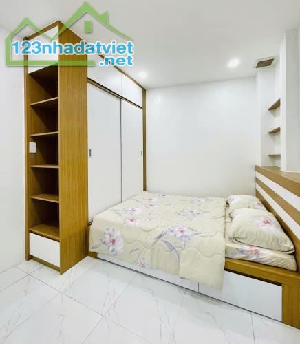 Bán nhanh nhà! Trần Phú, Phường 4, Quận 5, Giá 2tỷ680 TL, Giá 54m2 - 3