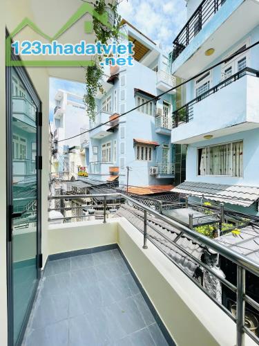 Gấp!! Chuyển nhượng căn Linh Đông, Thủ Đức, Gần chợ Thủ Đức,2 tỷ800 33m2 3PN3WC