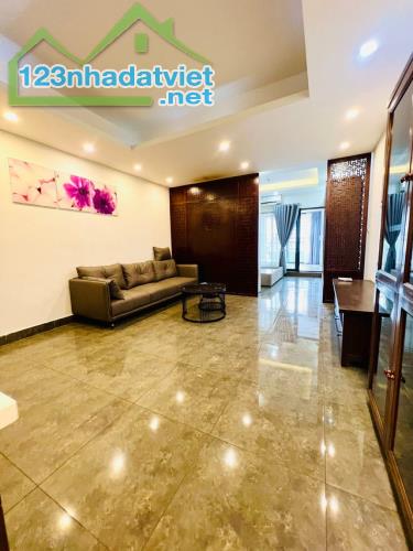 Bán chung cư A6 Giảng Võ, view hồ, 70m2, 2 ngủ, full đồ, ở sướng, giá chỉ 4,3 tỷ - 1