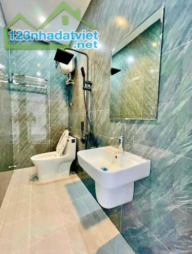 Nhà Đẹp Đón Tết 3T*37m2 - Ngay Sát Chợ ,Oto Đậu Cửa - 5p Vào T.T Quận Hà Đông - 3