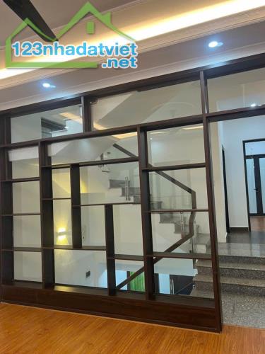 Bán nhà 3 tầng 65m2 ngõ phố Cô Đông, ph Bình Hàn, TP HD, 4 ngủ, nhà đẹp, ngõ oto vào - 5