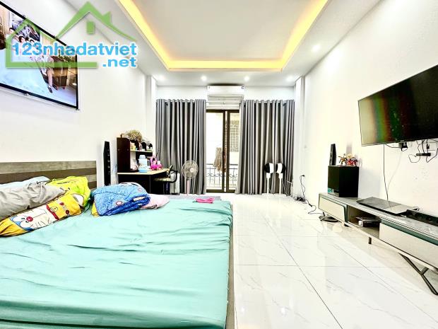 Bán gấp chung cư Hoàng Đạo Thúy, Cầu Giấy, lô góc, 130m2, giá 60 triệu/m2 ( thương lượng) - 2