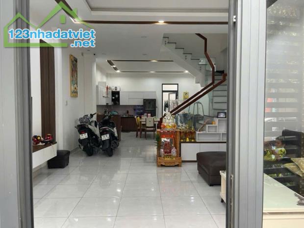 Bán Nhà 3 Tầng,Gần BV Lê Văn Thịnh,Quận 2, 65m2 (6 x 11 ),Hẻm xe hơi thông, Mới đẹp Ở Ngay - 2