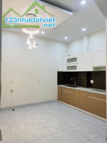 ✅ Bán nhà đẹp, MT rộng 5.5m, 3 tầng, vị trí đẹp, 50m2 – Giá tốt: 5.5 tỷ - 4