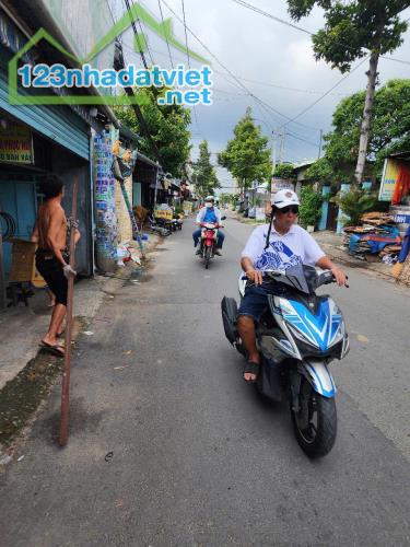 Nhà Đẹp - Giá Tốt - Cần Bán Nhanh Nhà Ngay Ngã 5 Sau Chợ Củ Cải, Hóc Môn - 3