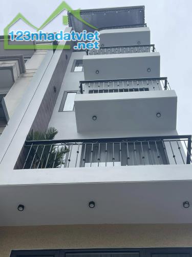 Bán Gấp Căn 6 Tầng Thang Máy Phố Nguyễn Sơn 35m2, 10m Ra Mặt Phố, Nhỉnh 10 Tỷ