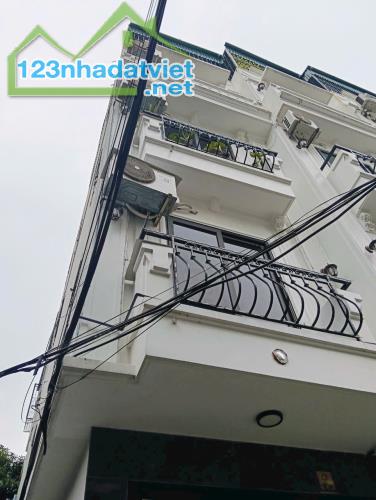 CỰC HIẾM 🏠BÁN NHÀ ĐÀM QUANG TRUNG -LONG BIÊN -46 M- LÔ GÓC- GARA -Ô TÔ THÔNG - NHỈNH 6TỶ