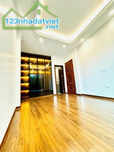 Bán nhà Lê Đức Thọ - 3 mặt thoáng - Có thang máy - 51m2 - Giá 13,8 tỷ - 1