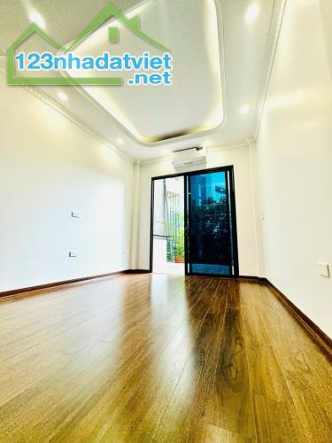 Bán nhà Lê Đức Thọ - 3 mặt thoáng - Có thang máy - 51m2 - Giá 13,8 tỷ - 2