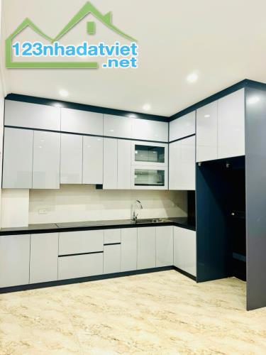 Bán nhà Lê Đức Thọ - 3 mặt thoáng - Có thang máy - 51m2 - Giá 13,8 tỷ - 4