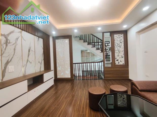 **BÁN NHÀ LÔ GÓC 3 THOÁNG, BÙI XƯƠNG TRẠCH, THANH XUÂN – 37,3M², 5 TẦNG, 4 PHÒNG NGỦ, GIÁ - 1