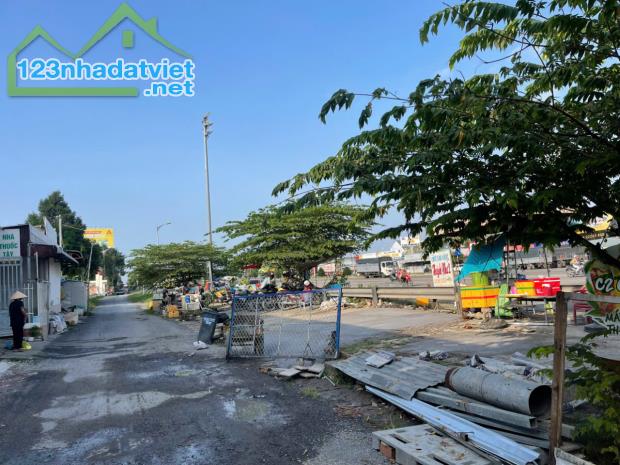 91. Cho Thuê Kho Xưởng 300M² Có Sân Sau Mặt Sông Nhỏ - 1