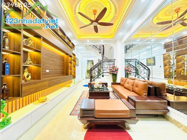 BÁN NHÀ. THỊNH QUANG, THÁI HÀ,THÁI THỊNH, ĐỐNG ĐA. 40m2 4T MT4m. 8TY FULL NỘI THẤT XỊN