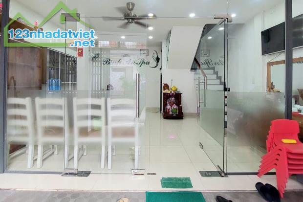 Bán nhà mặt tiền kinh doanh đường Nguyễn Đình Chính, 39m² (5.2 x 7.5m) - Giá 7.5 tỷ TL