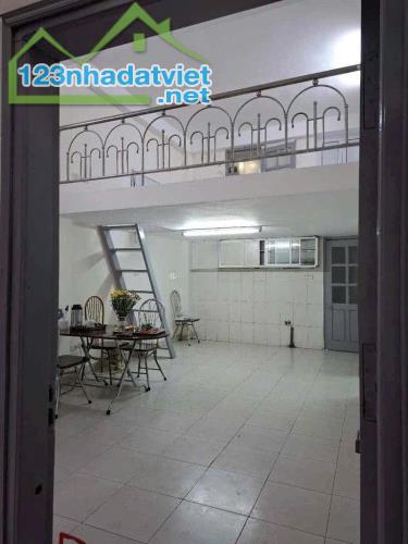 2 tỷ có ngay CCMN Cầu Giấy, Tầng 1, 56m2, 2 ngủ, 2 WC, SĐ đầy đủ, phải thật nhanh mới còn.