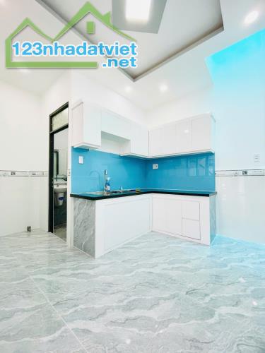 Bán nhà 2 tầng MỚI TINH, 41m2 ngang 4m, ngay chợ Tân Chánh Hiệp Quận 12, chỉ 3 tỷ nhỉnh - 1