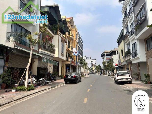 Thửa đất đẹp lô góc 3 mặt thoáng vuông vắn ngõ thông oto ở Giang Biên, Long Biên 56m, 8 tỷ