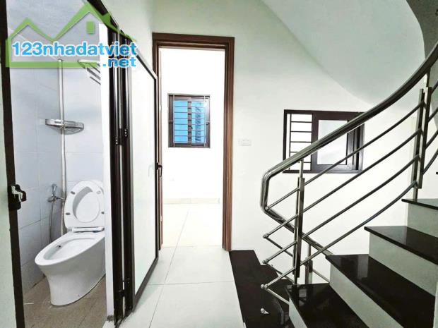 Mỹ Đình cần bán nhà gấp, 31m2, 4 ngủ, 4.3 tỷ ( có ra lộc ) sổ riêng. - 2