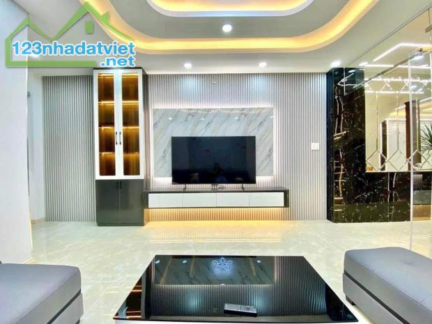 Bán gấp nhà ở Hiệp Bình Chánh, Thủ Đức 70m2 4PN 5WC 3ỷ050. Gần chợ Hiệp Bình - 1